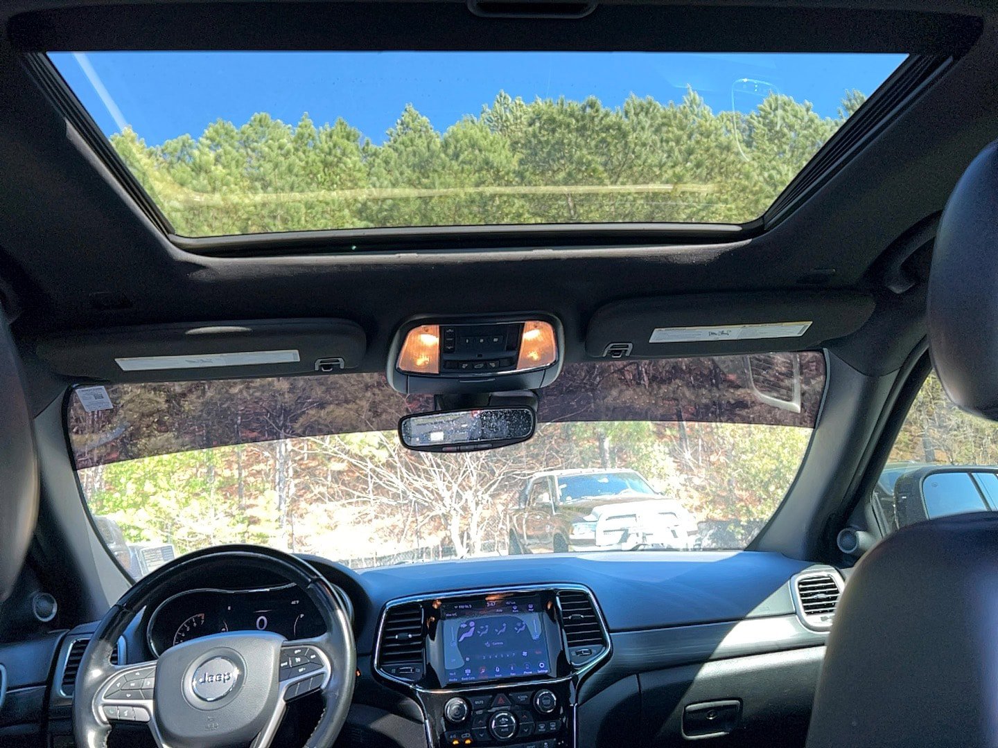 Used 2020 Jeep Grand Cherokee Altitude RWD image 21