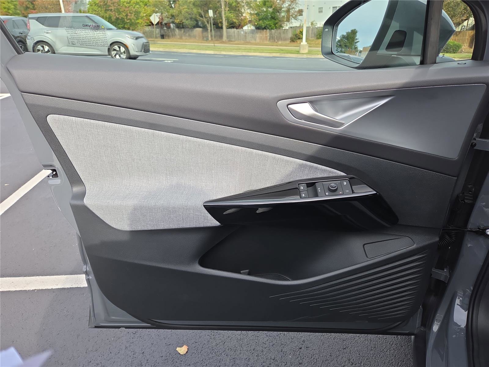 New 2025 Volkswagen ID.4 Pro image 12