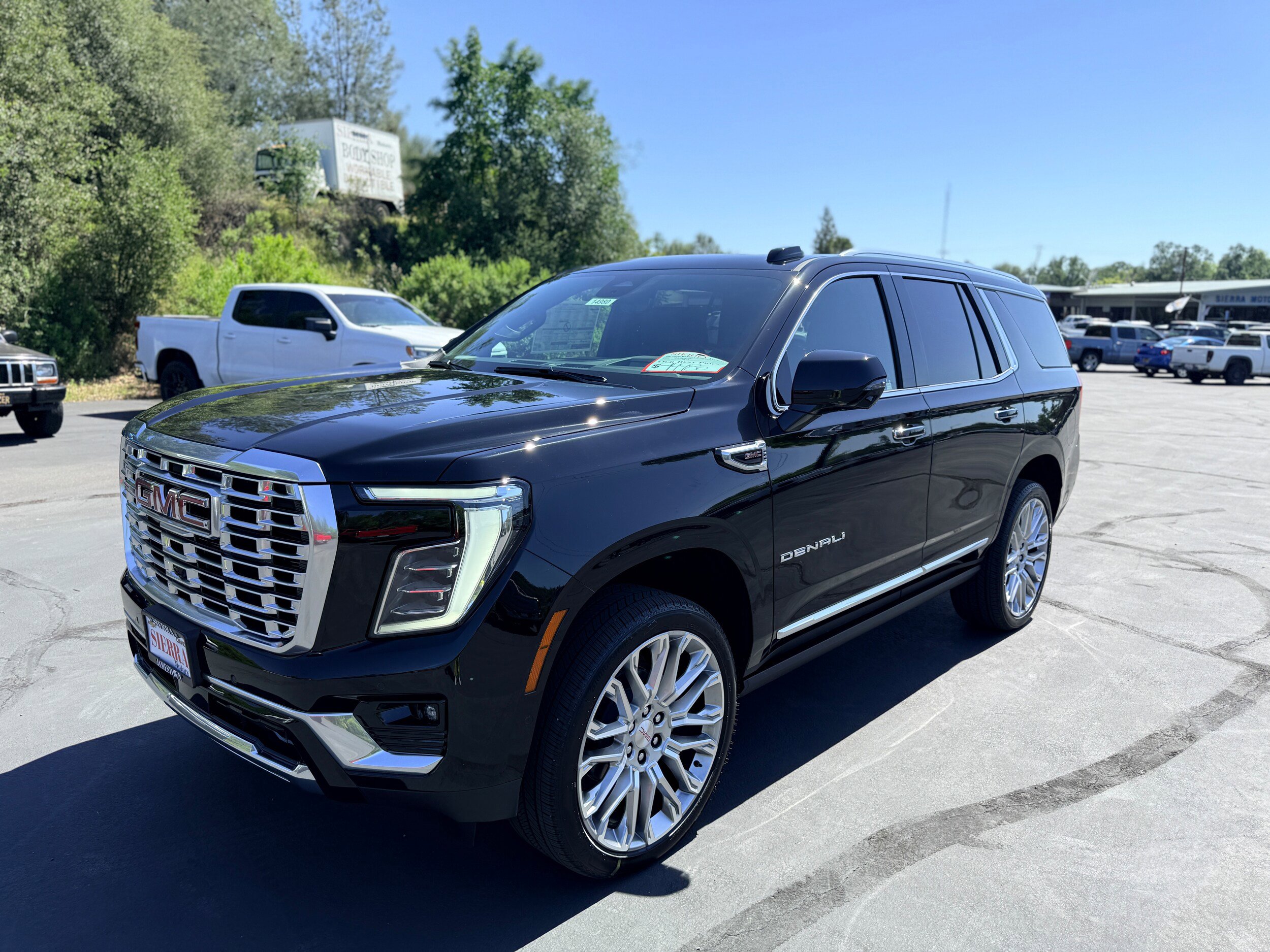 New 2026 GMC Yukon Denali w/ Denali Reserve Package AWD/4WD image 1
