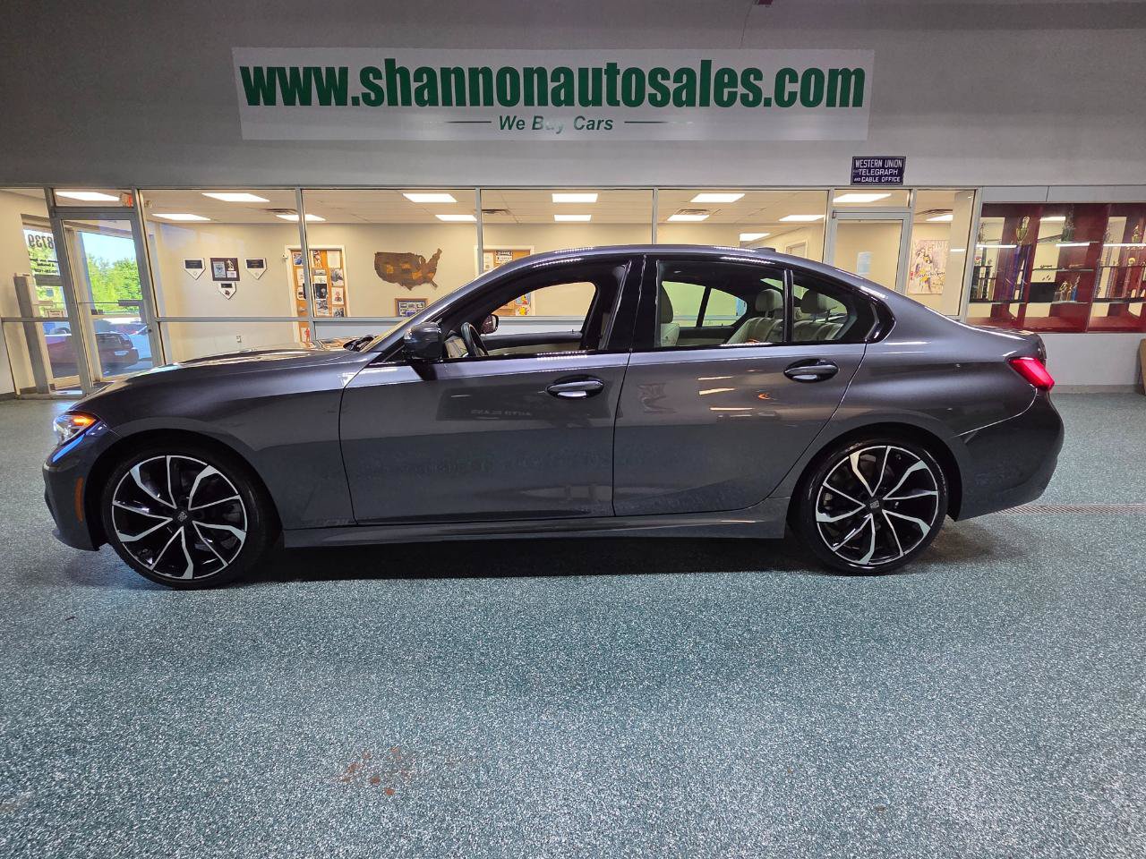 Used 2021 BMW 330i xDrive Sedan w/ M Sport Package AWD/4WD image 11