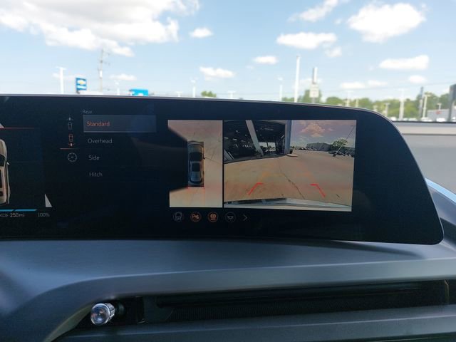 Used 2026 Cadillac Vistiq Luxury image 26