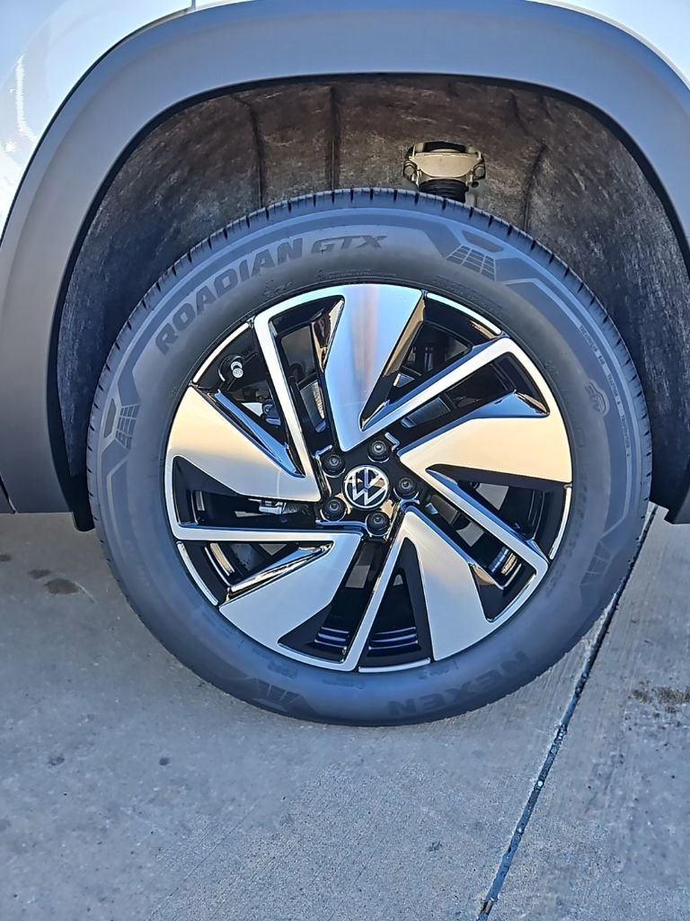 New 2026 Volkswagen Atlas SEL AWD/4WD image 9