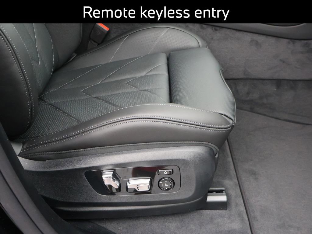 New 2026 BMW XM Label Red w/ M Driver's Package image 12