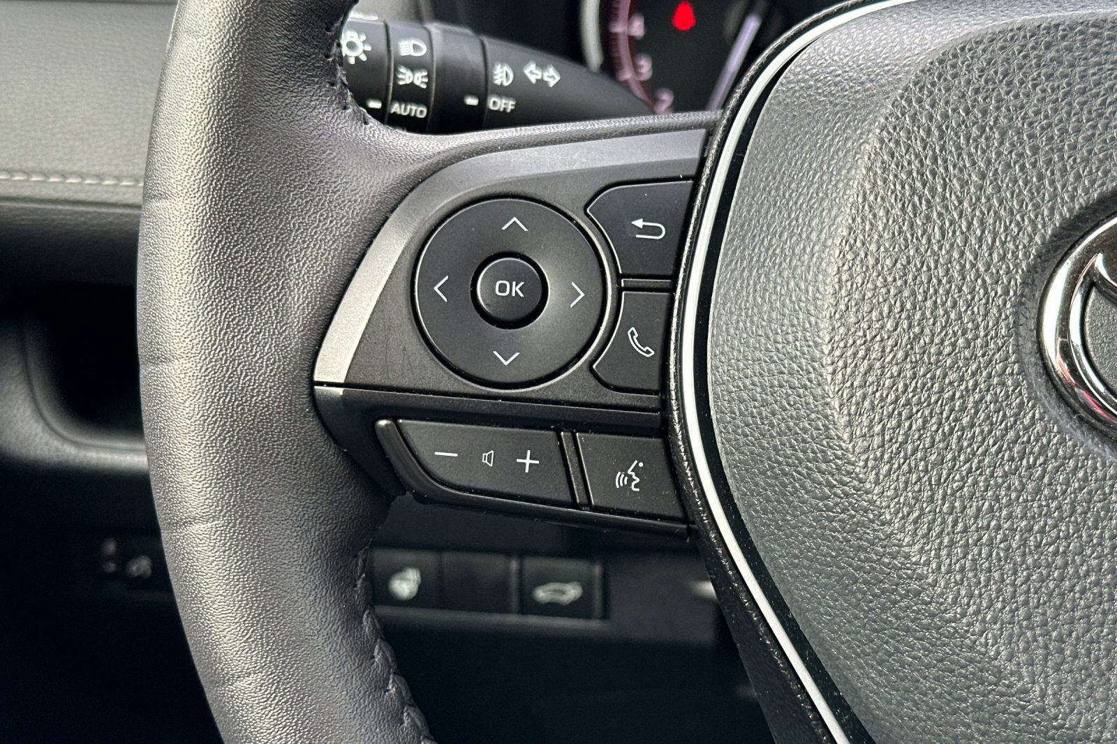 Used 2023 Toyota RAV4 XLE Premium image 26