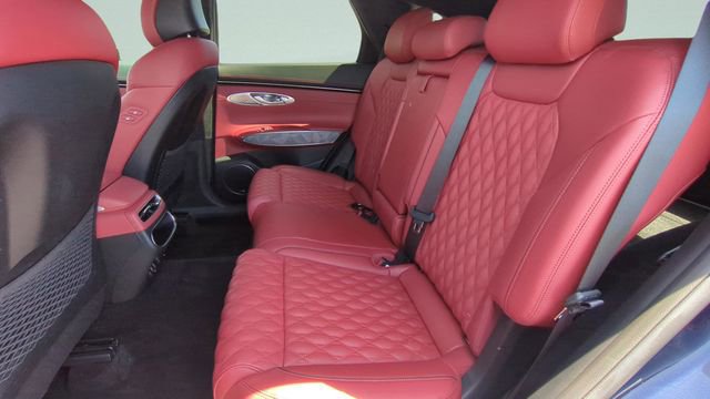 Used 2022 Genesis GV70 3.5T Sport w/ Sport Advanced Package AWD/4WD image 10