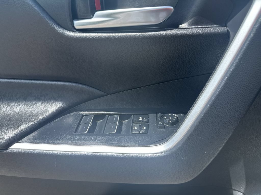 Used 2024 Toyota RAV4 XLE FWD image 21