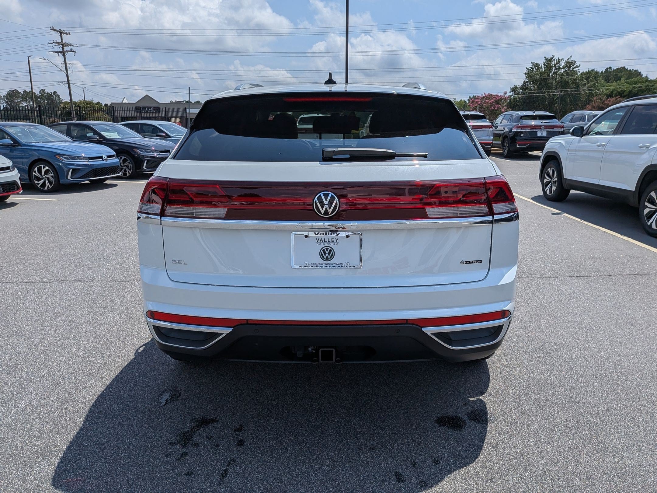 New 2026 Volkswagen Atlas Cross Sport SEL AWD/4WD image 4