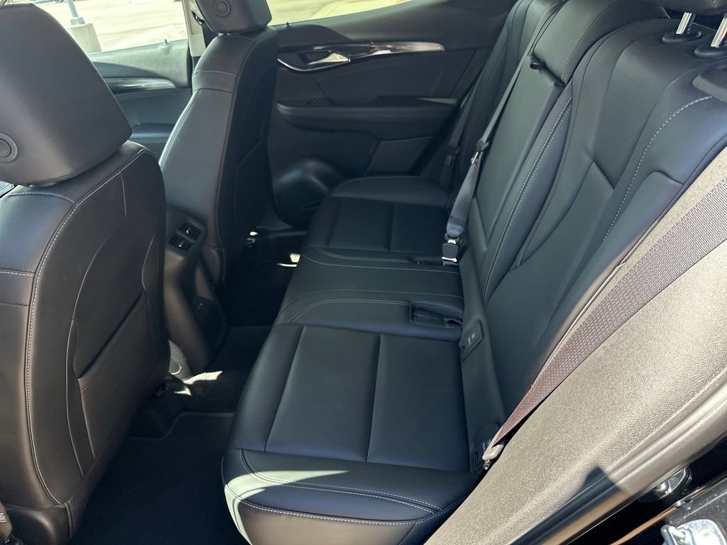 Used 2025 Buick Envision Preferred AWD/4WD image 32