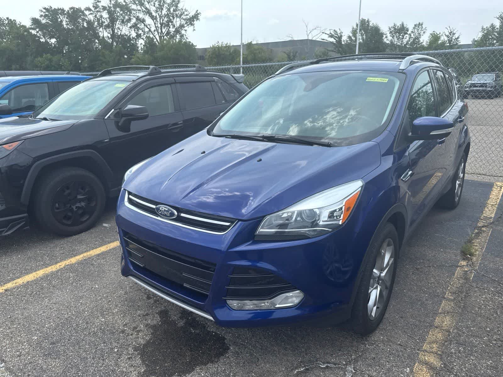 Used 2016 Ford Escape Titanium w/ Equipment Group 301A AWD/4WD image 2