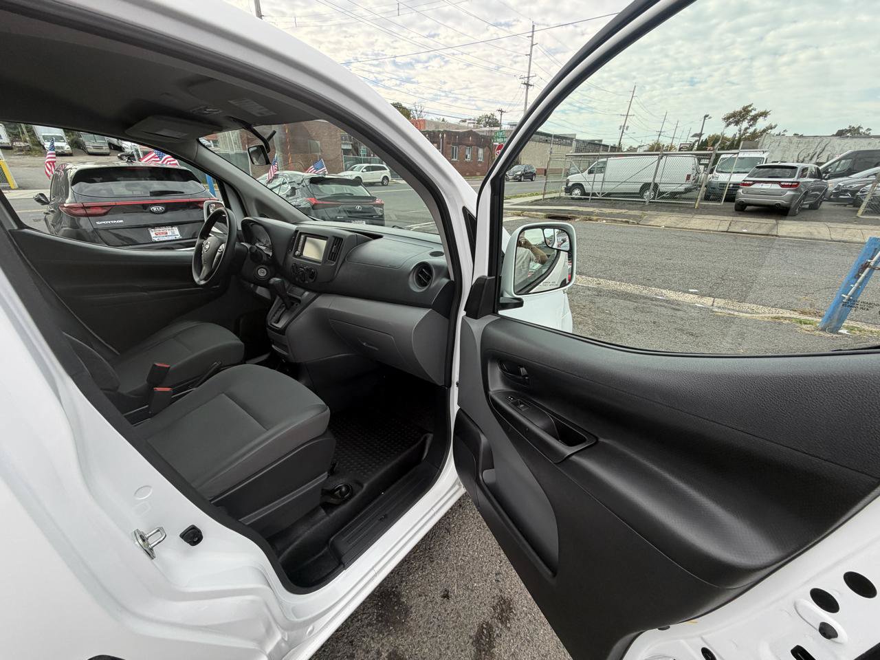 Used 2020 Nissan NV200 SV w/ Sliding Glass Door Package FWD image 21