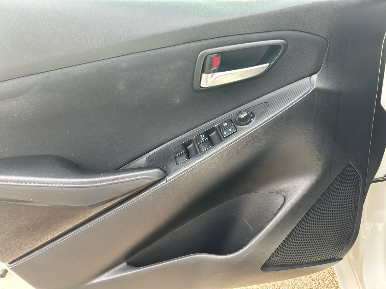Used 2017 Toyota Yaris iA image 8