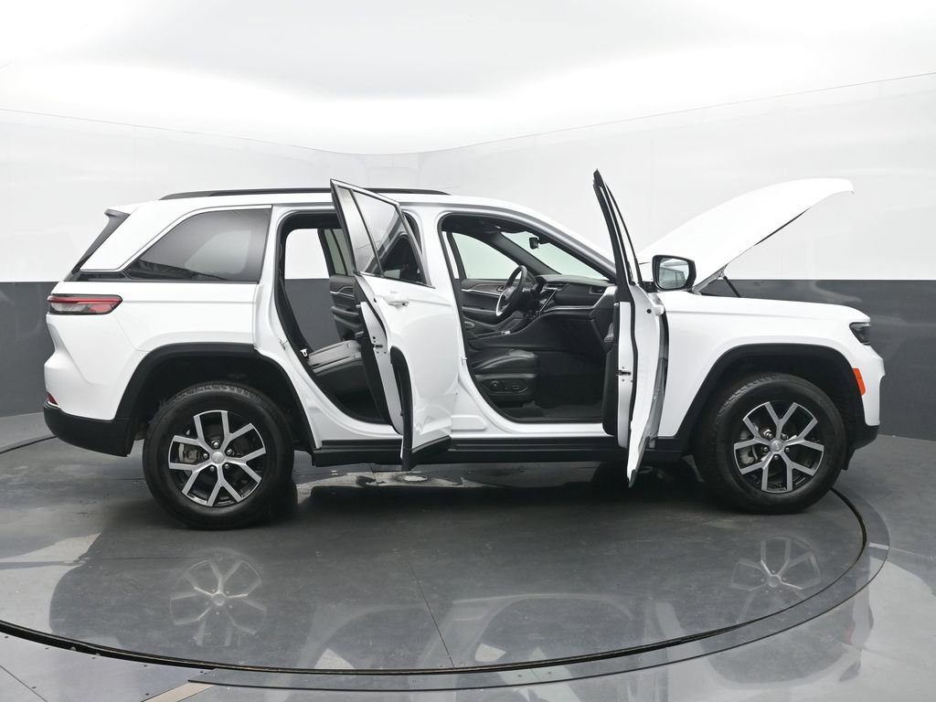 Used 2024 Jeep Grand Cherokee Limited image 57