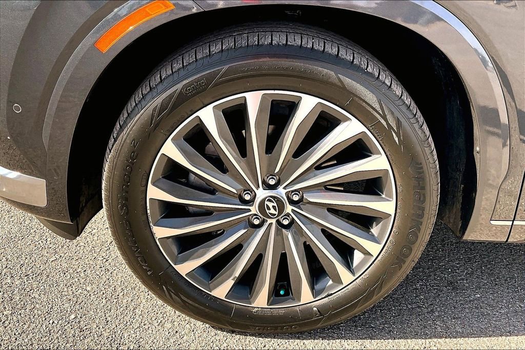 Used 2024 Hyundai Palisade Calligraphy image 12