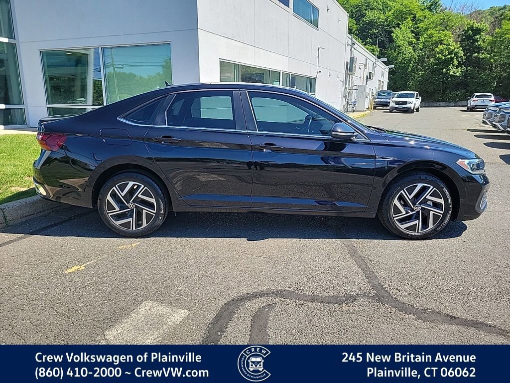 Certified 2024 Volkswagen Jetta SEL FWD image 33