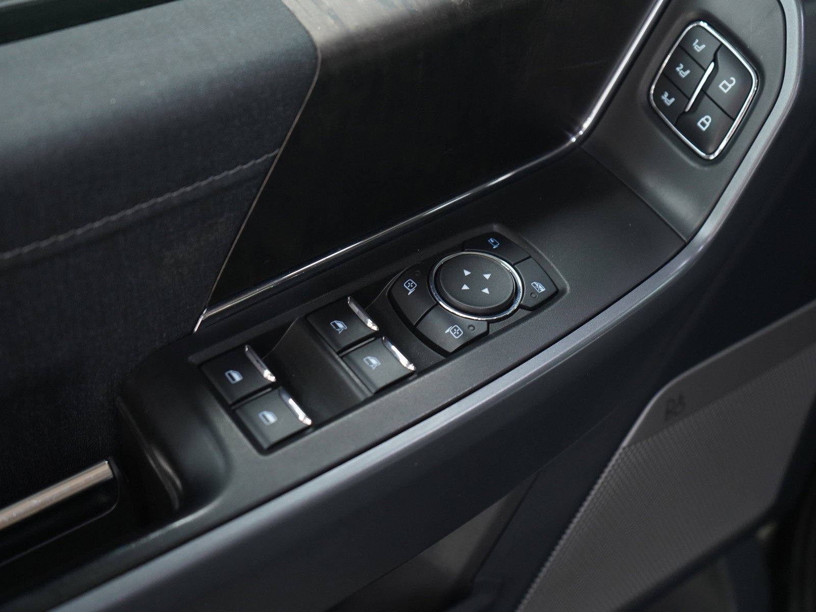 Used 2022 Ford F150 Lariat w/ Equipment Group 502A High image 18