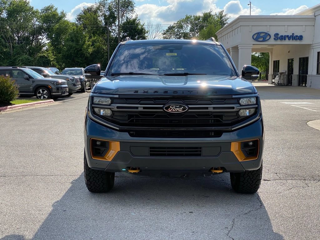 Used 2025 Ford Expedition Tremor AWD/4WD image 2