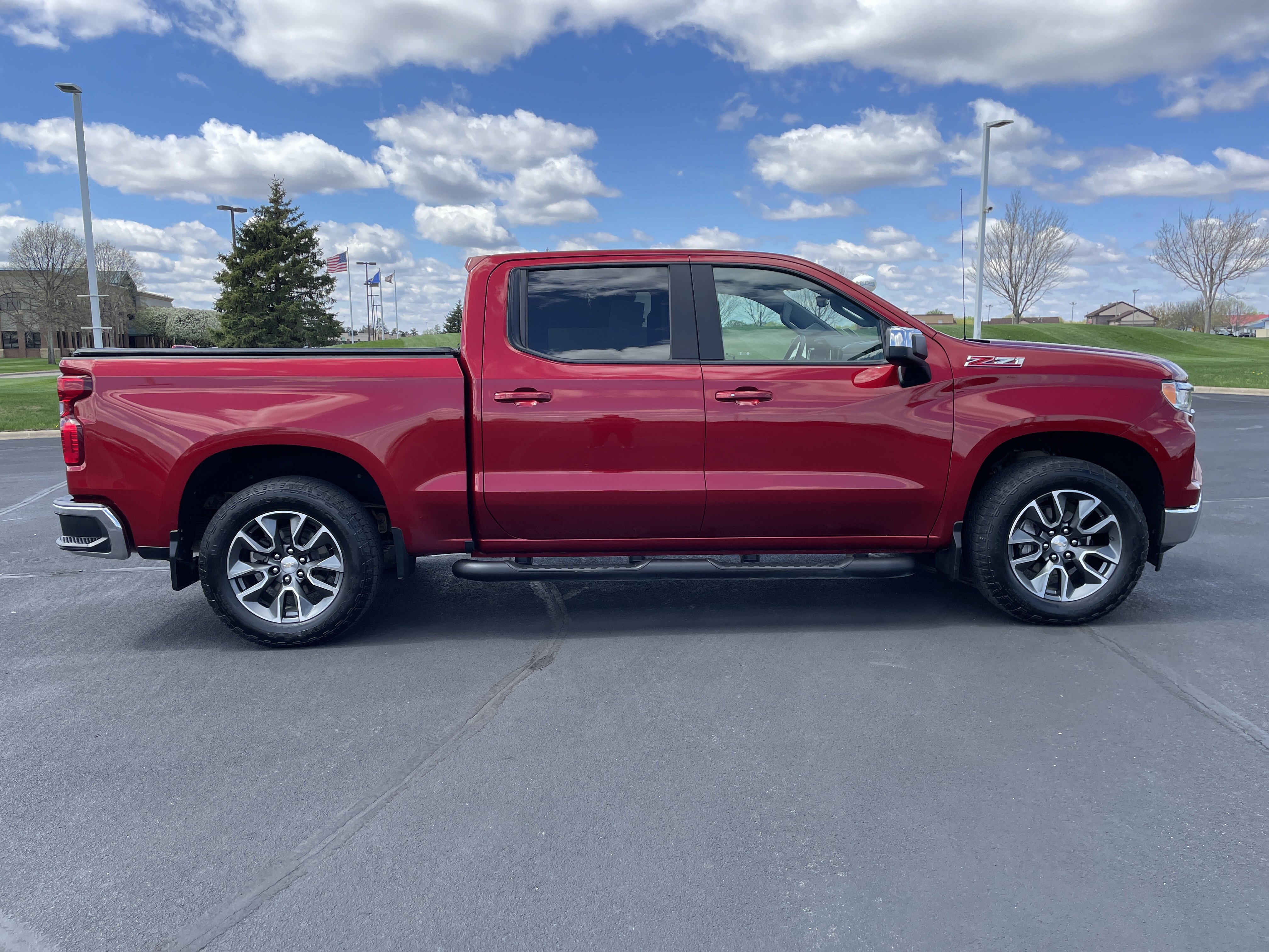 Certified 2023 Chevrolet Silverado 1500 LT AWD/4WD image 6