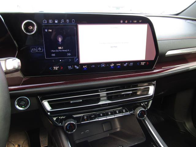 Used 2024 Chevrolet Traverse RS FWD image 26