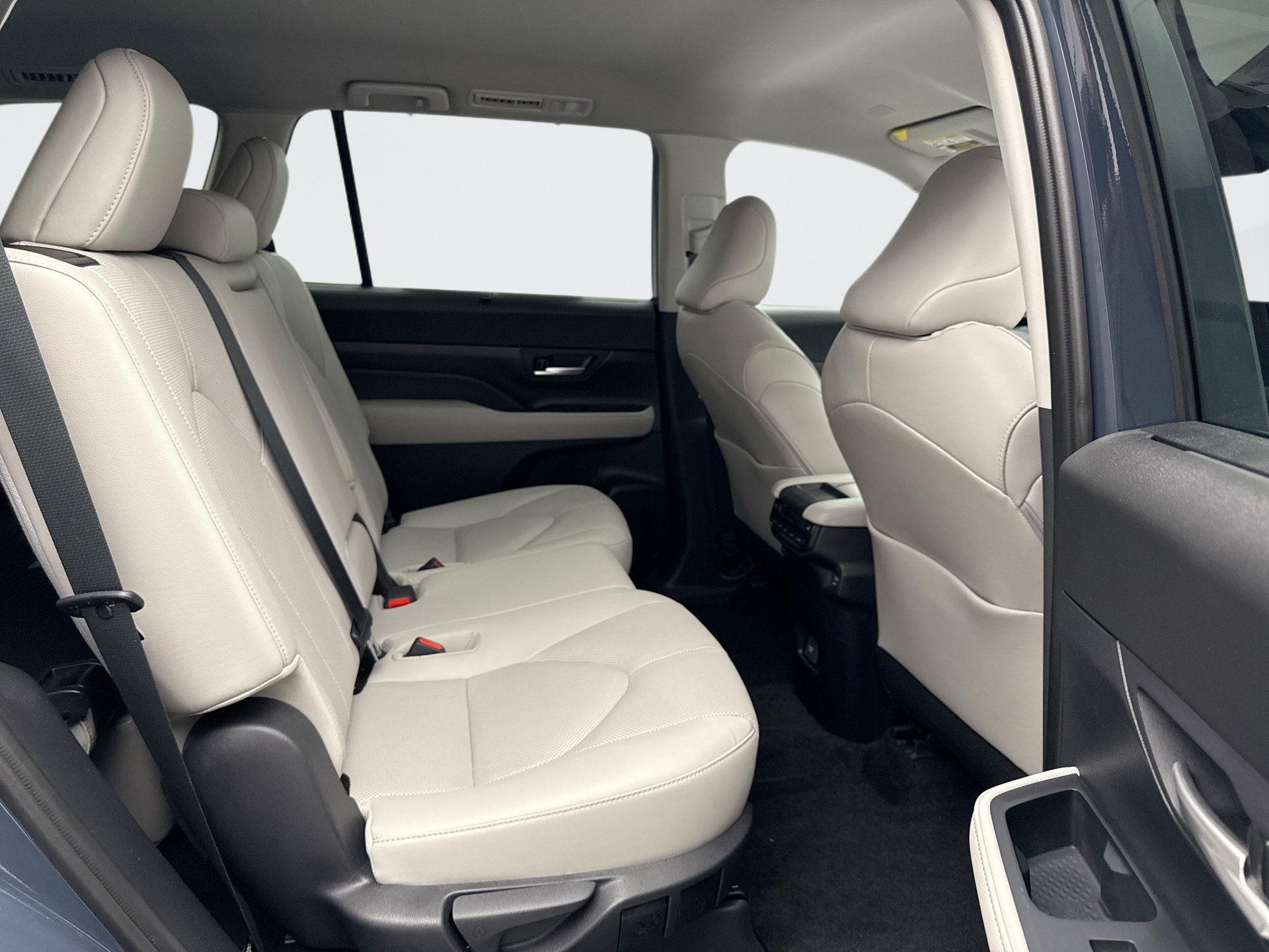 Used 2026 Toyota Grand Highlander AWD image 10