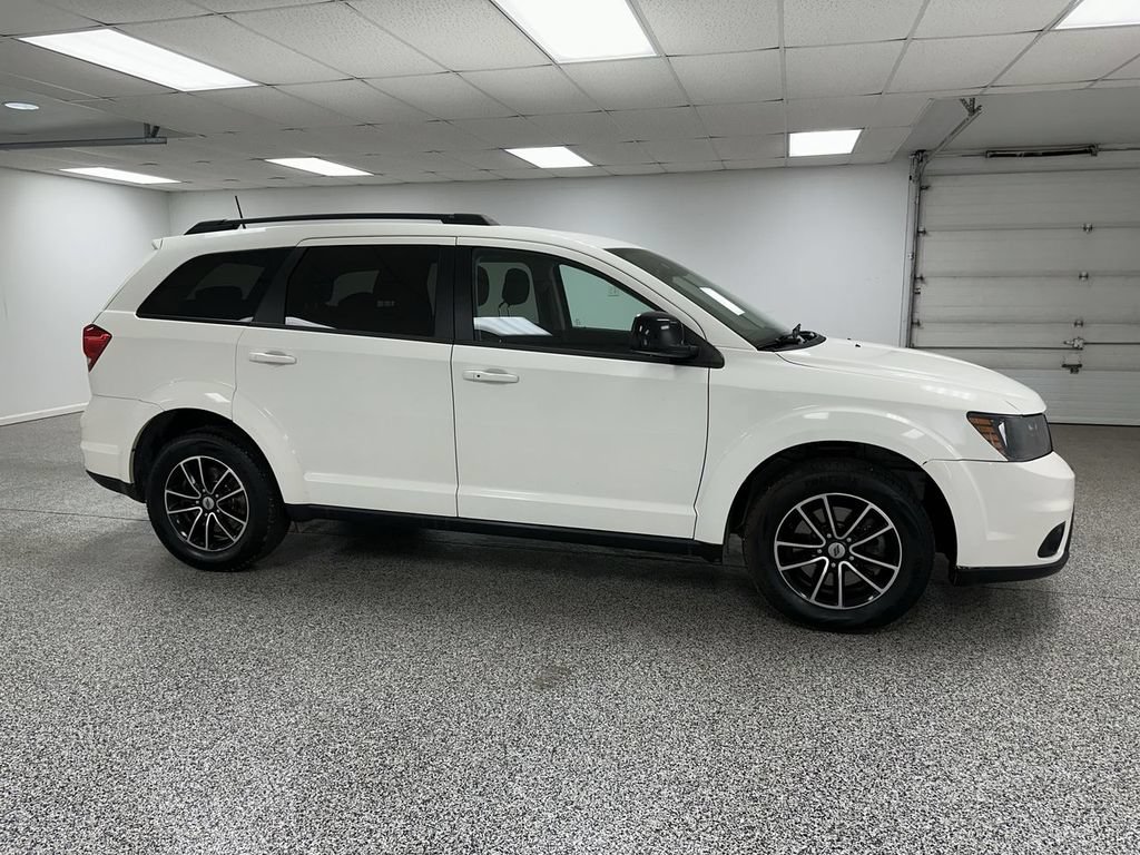 Used 2018 Dodge Journey SXT w/ Connectivity Group FWD image 1