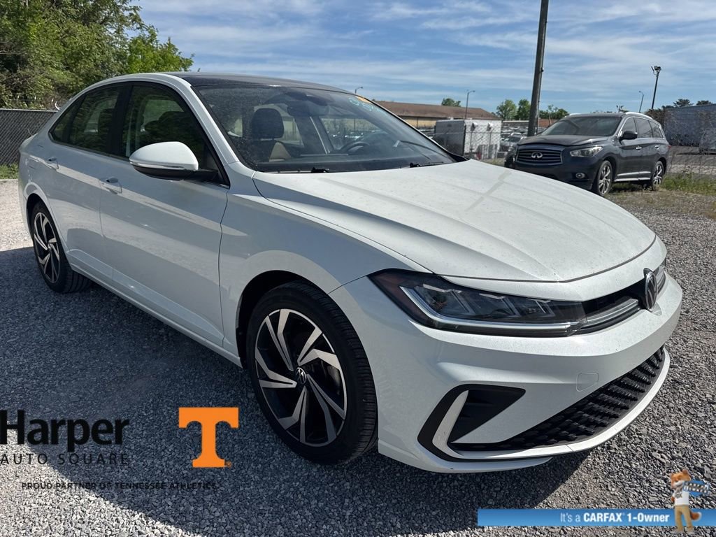 Used 2025 Volkswagen Jetta SEL image 7