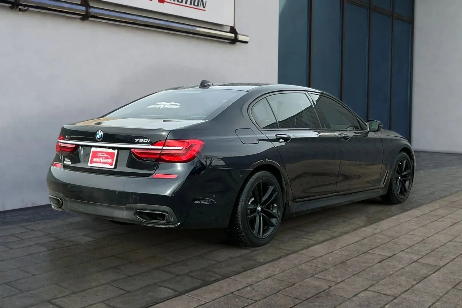 Used 2016 BMW 750i xDrive image 4