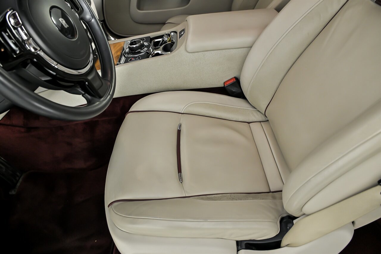 Used 2014 Rolls-Royce Wraith image 21