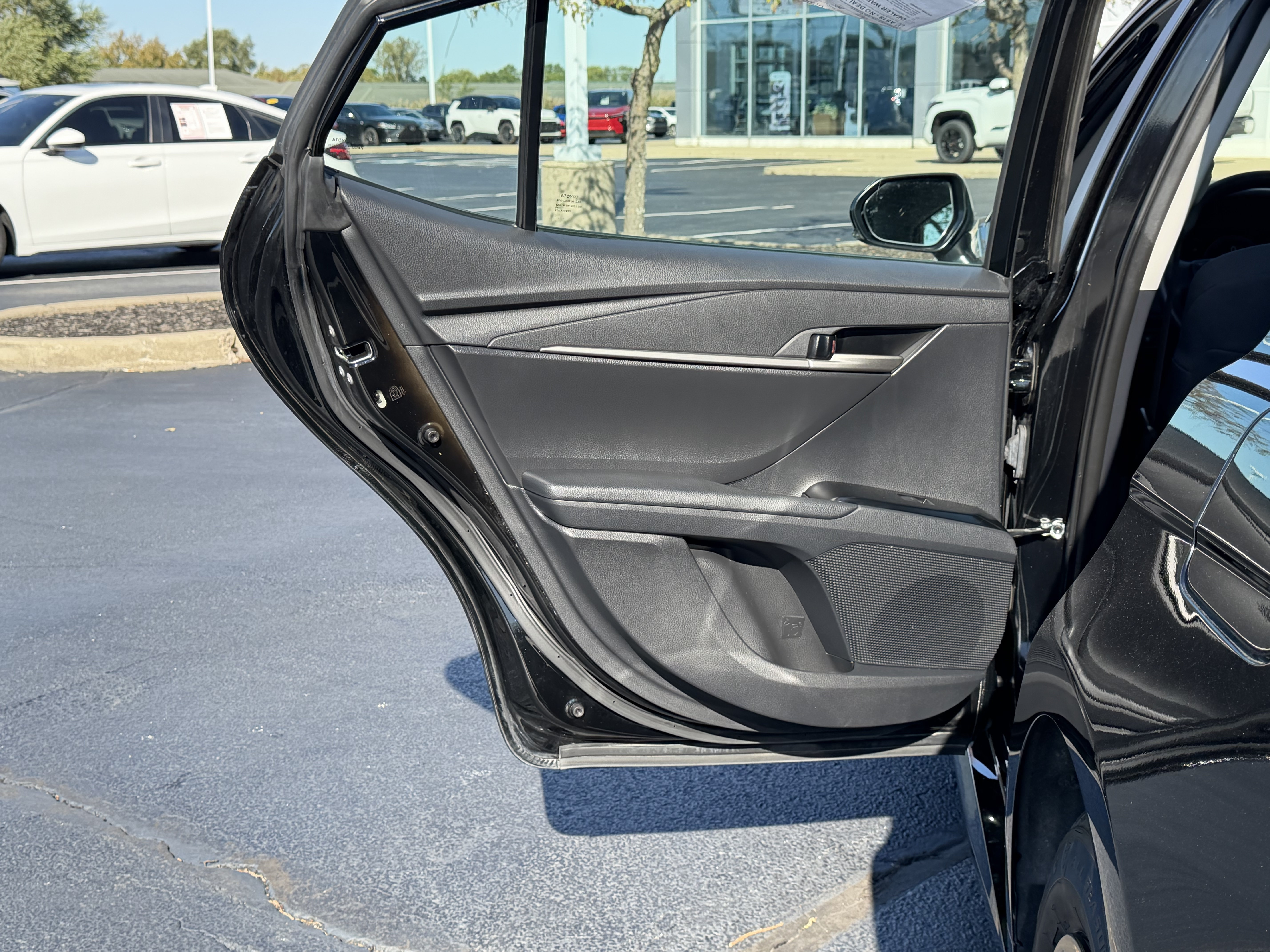 Used 2025 Toyota Camry LE FWD image 18