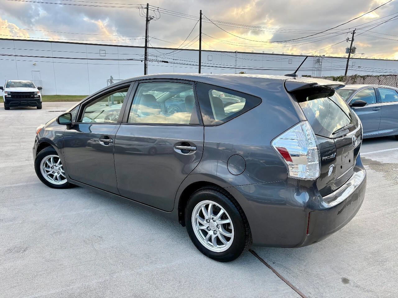 Used 2012 Toyota Prius V Three image 4