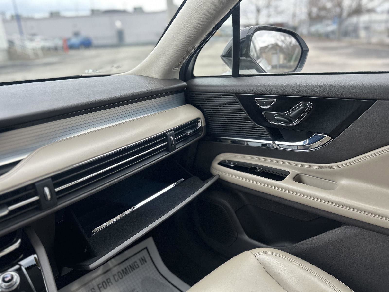 Used 2021 Lincoln Corsair FWD image 25