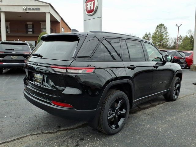 New 2025 Jeep Grand Cherokee Altitude image 3