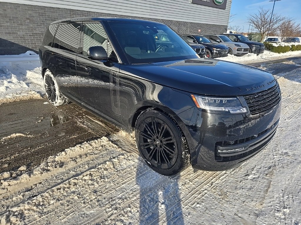 Used 2025 Land Rover Range Rover Long Wheelbase SE image 3