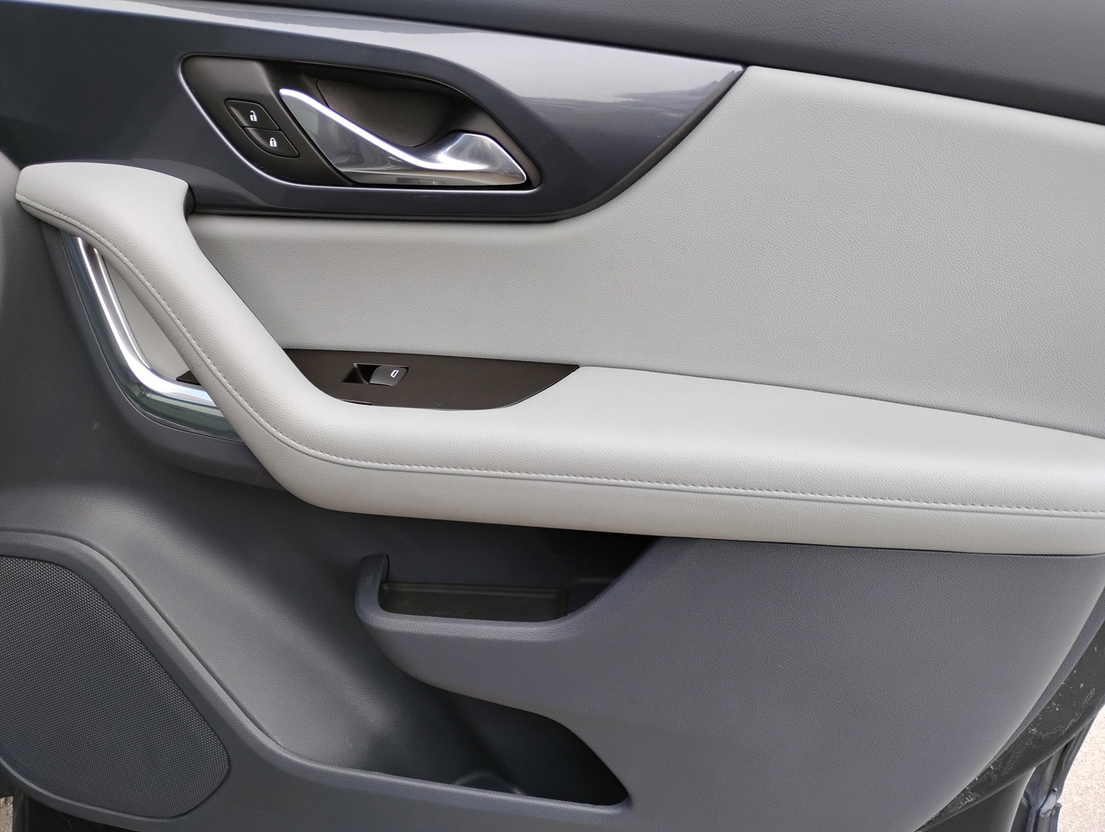 Used 2019 Chevrolet Blazer LT image 19