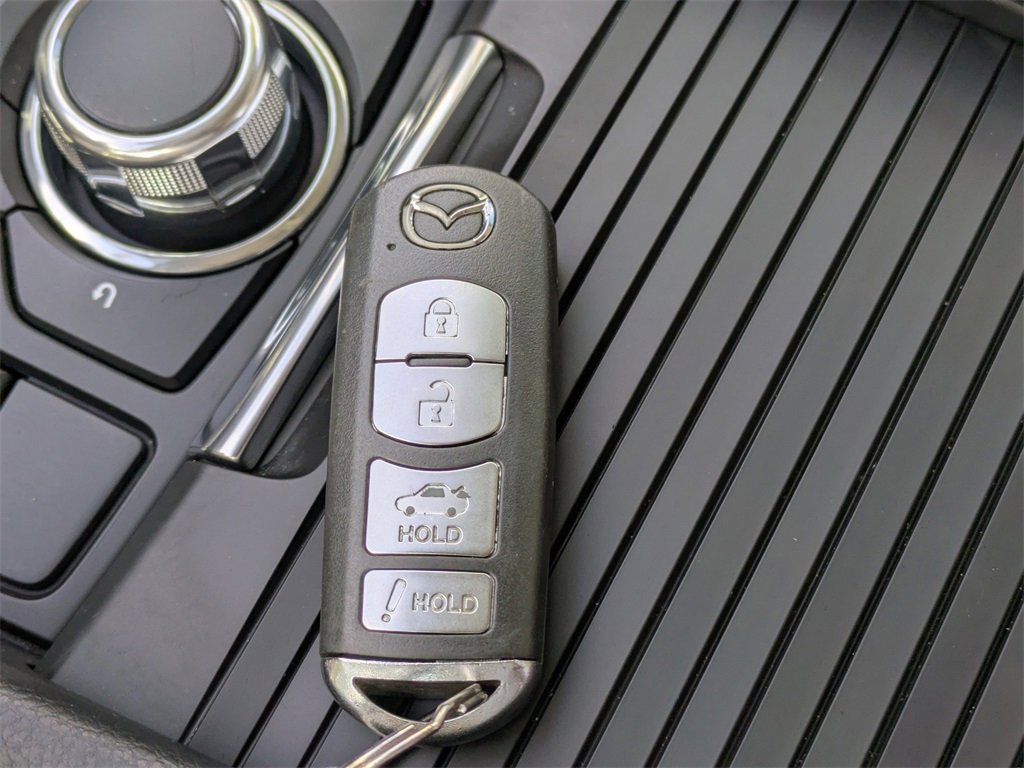 Used 2017 MAZDA MAZDA3 Sport w/ Preferred Equipment Package image 25