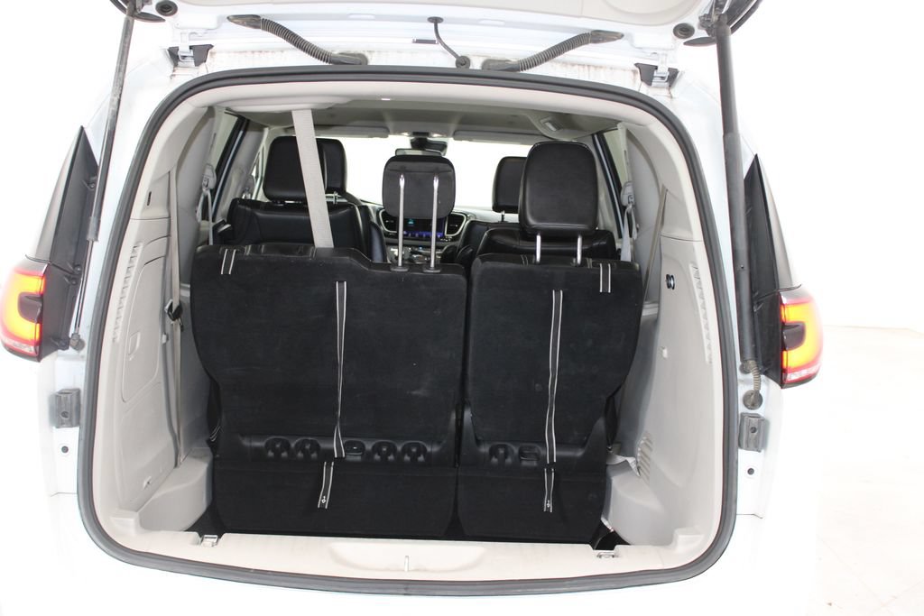 Used 2024 Nissan Versa SR FWD image 67