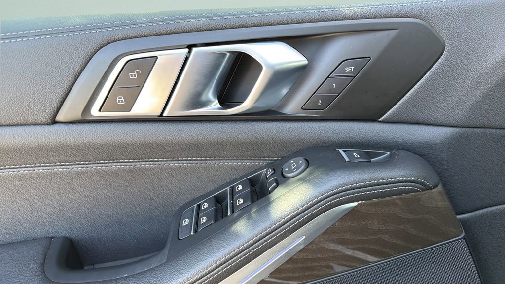 Used 2022 BMW X5 xDrive40i w/ Premium Package image 16