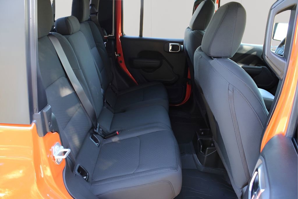 Certified 2023 Jeep Gladiator Willys image 31
