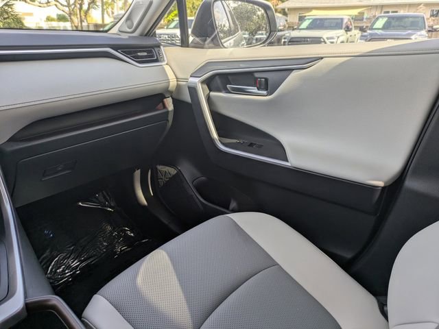 Used 2025 Toyota RAV4 Limited w/ Advanced Technology Package image 18