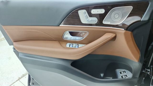 Used 2025 Mercedes-Benz GLE 450e 4MATIC image 35