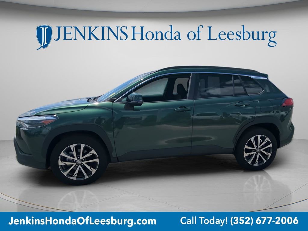 Used 2022 Toyota Corolla Cross XLE FWD image 6
