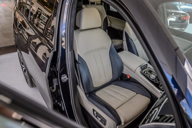 Used 2020 BMW X7 xDrive40i w/ M Sport Package AWD/4WD image 49