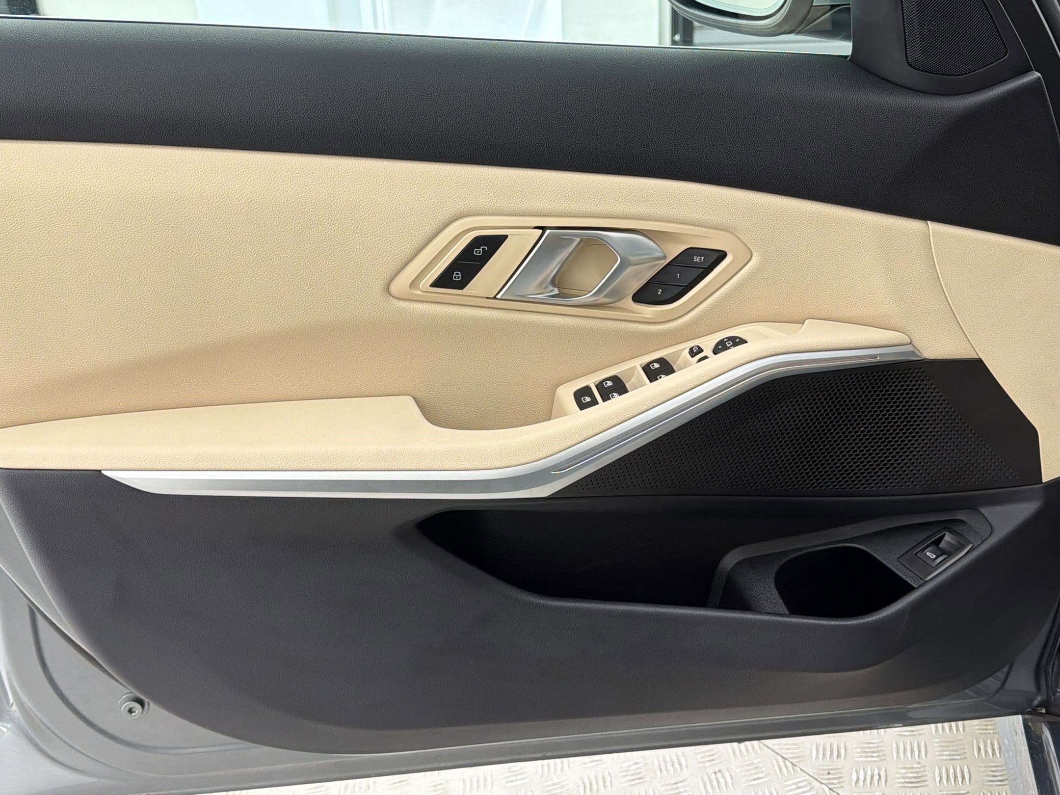 Used 2025 BMW 330i Sedan RWD image 12