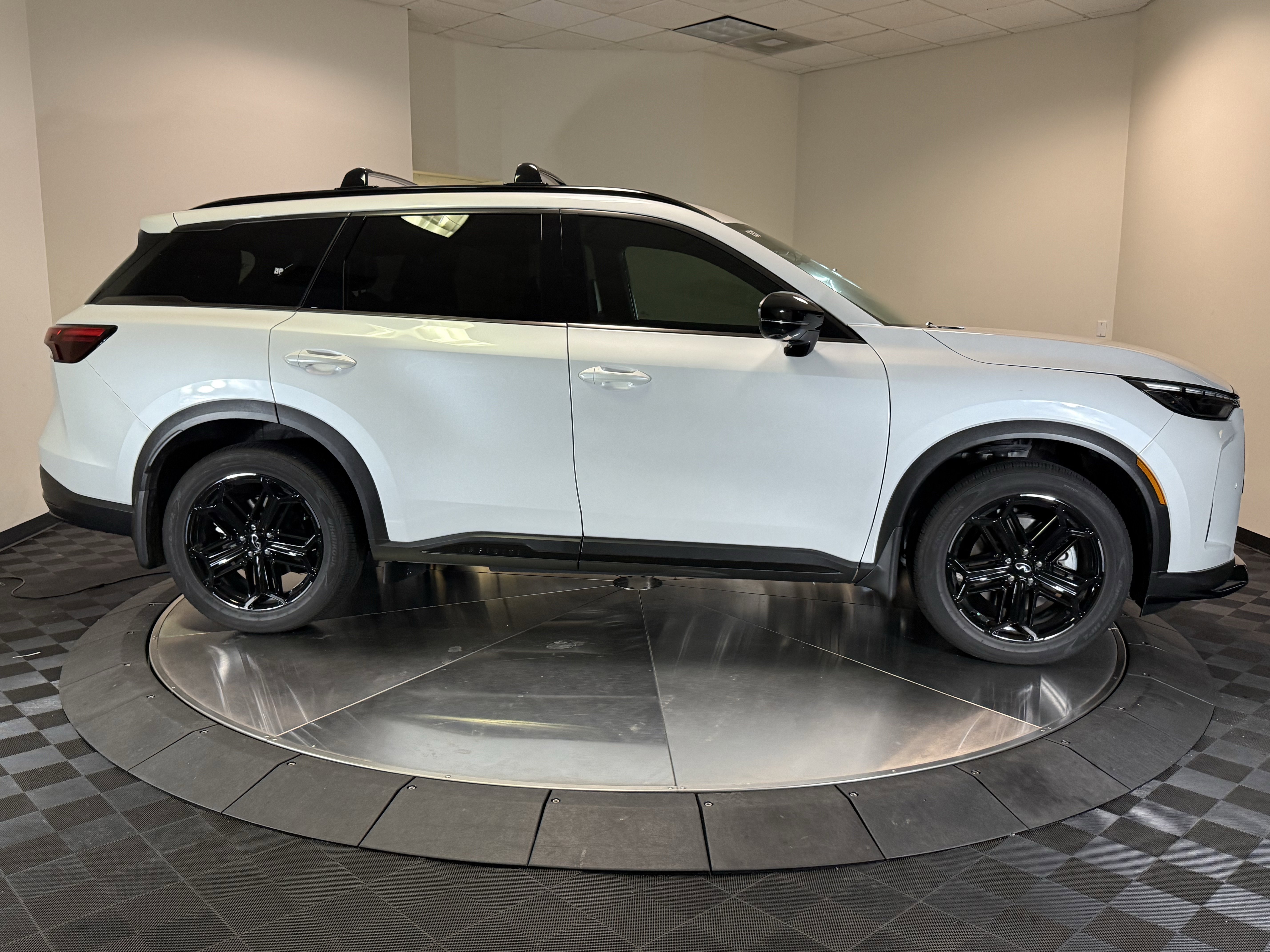 Certified 2026 INFINITI QX60 Sport w/ Dark Cargo Package AWD/4WD image 8
