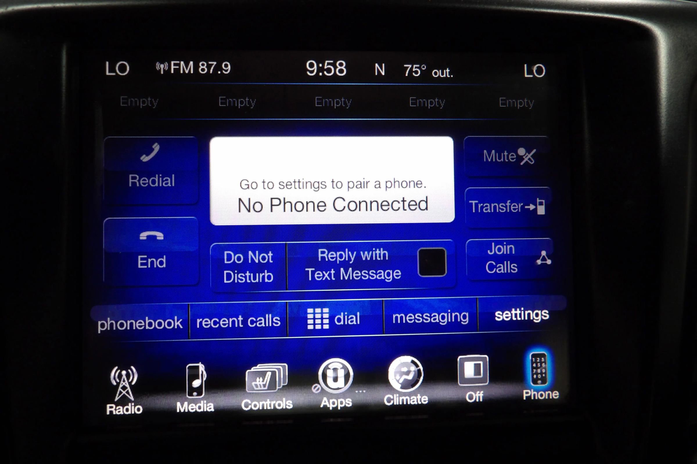 Used 2015 Chrysler 200 Limited w/ Convenience Group image 12
