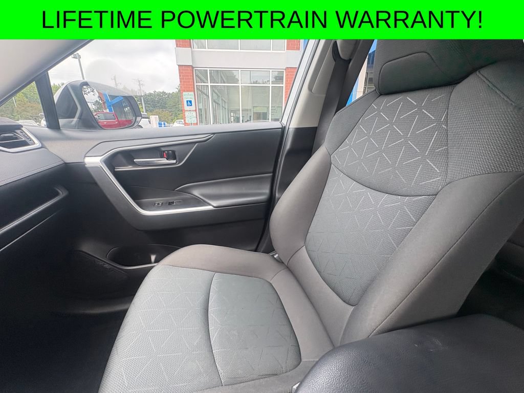 Used 2024 Toyota RAV4 XLE AWD/4WD image 12