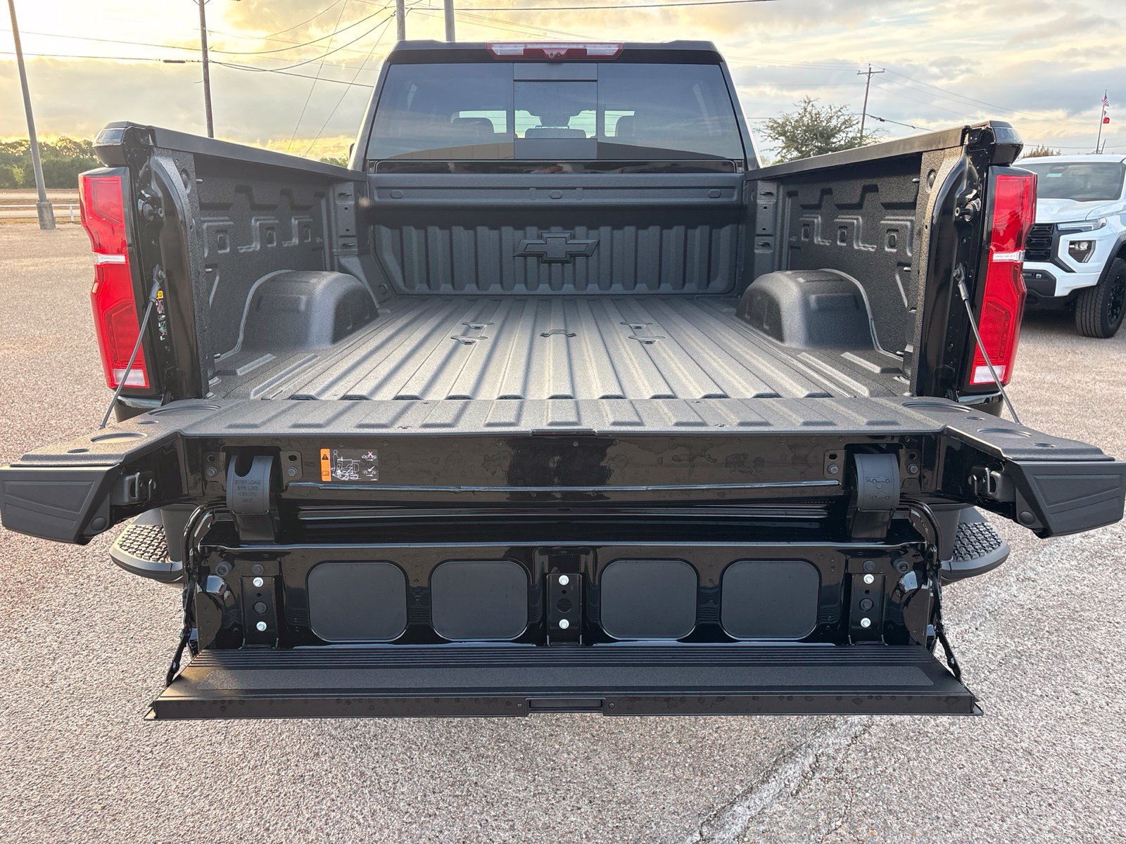 New 2026 Chevrolet Silverado 2500 ZR2 AWD/4WD image 34