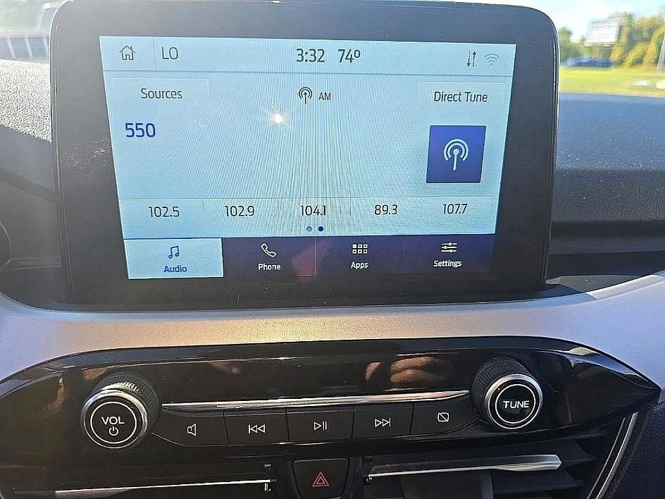 Used 2022 Ford Escape SE w/ Cold Weather Package image 18