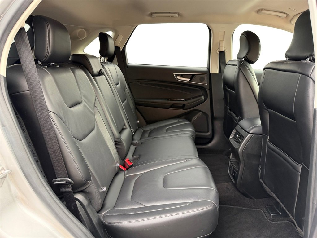Used 2019 Ford Edge Titanium image 20