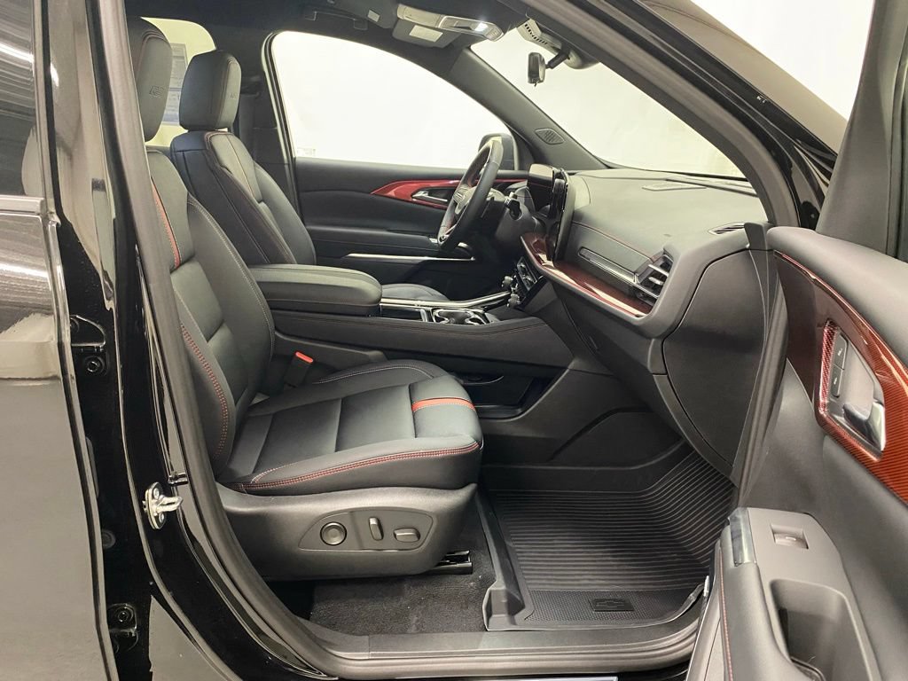 New 2026 Chevrolet Traverse RS w/ LPO, Floor Liner Package AWD/4WD image 15
