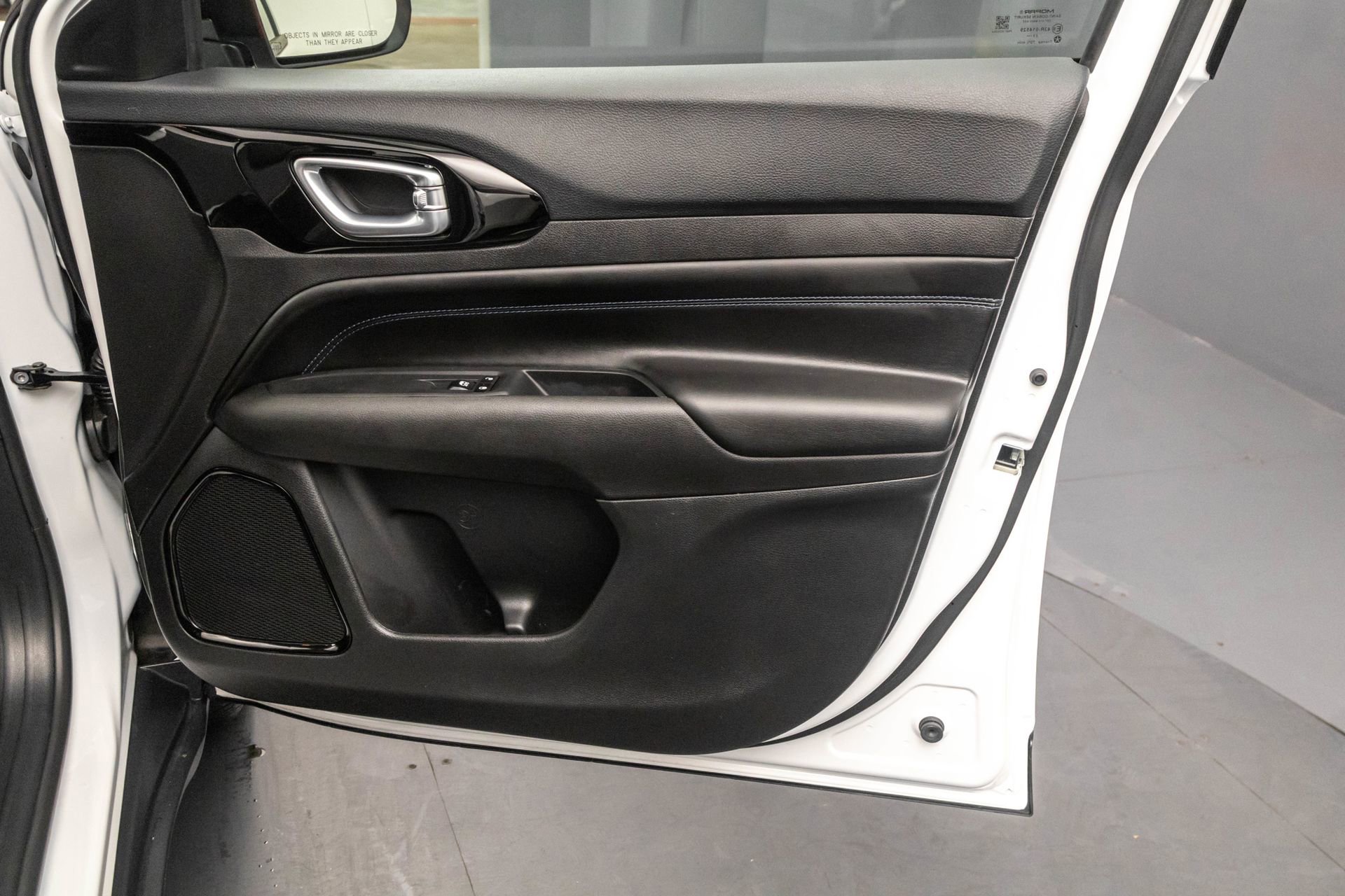 Used 2026 Jeep Compass Latitude image 41